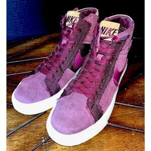 Nike SD Blazer Woman’s Burgundy Suede High‎ Top Sneakers Size 7.5